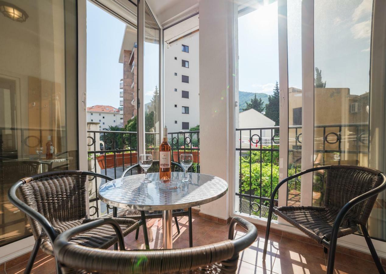 Maka&Isa Apartment บุดวา ภายนอก รูปภาพ